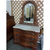 Image 2 : Mahogany Antique Full Bed, 3 Drawer Dresser w/Marble Top and Mirror
