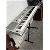 Image 2 : Yamaha YPG225 Electronic Keyboard w/Stand