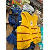 Image 1 : Adult Life Vest - 5