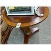 Image 1 : Burl Pedestal Table