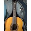 Image 3 : Acoustic Guitar w/Case
