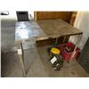 Image 1 : TABLE EN MÉTAL 42"x30"x33"