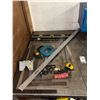 Image 1 : LOT D'OUTILS DE MESURE ET NIVEAUX ASST