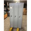 Image 1 : CASIER 3-PORTES 38"x18"x72"