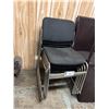 Image 2 : LOT DE 5 CHAISES EMPILABLE