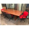 Image 1 : TABLE DE CONFÉRENCE AVEC 5 CHAISES ROUGE