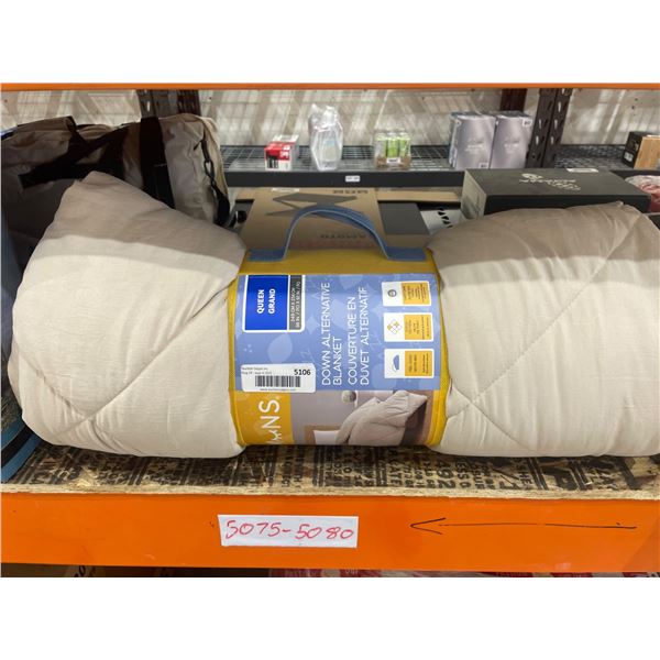 Queen Grand Down Alternative Blanket, 249 cm x 234 cm