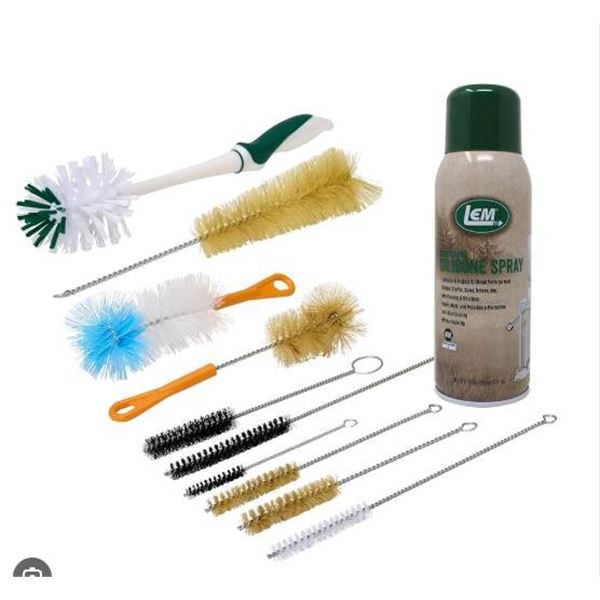 LEM Grinder Cleaning Kit With Brushes and Silicone Spray