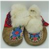 Image 1 : #166  Canadian Aboriginal Moccasins Beaded Flowers