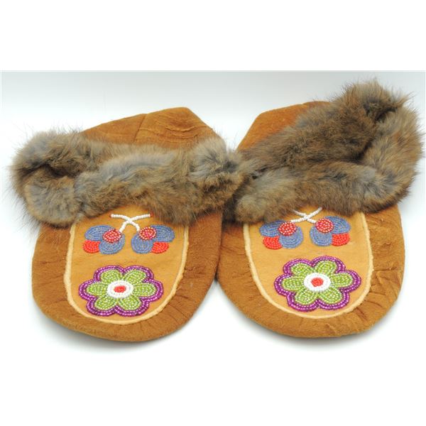 #168 Canadian Aboriginal Moccasins Beaded Flowers
