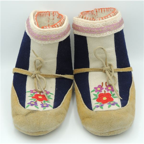 #174 Canada First Nations Small Boots Floral