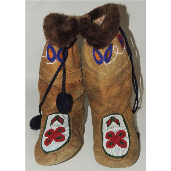 #179 Canada First Nations Beaded Boots