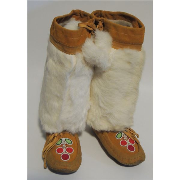 #180  Canada First Nations Fur Mukluks Boots