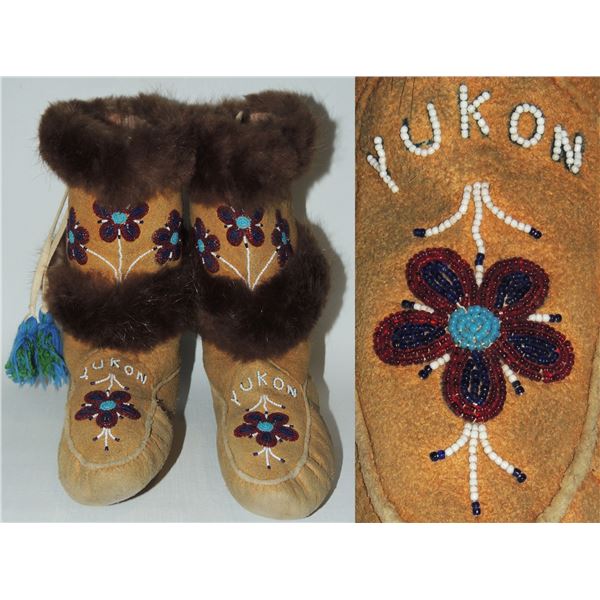 #183 Antique Canada Yukon First Nations Boots