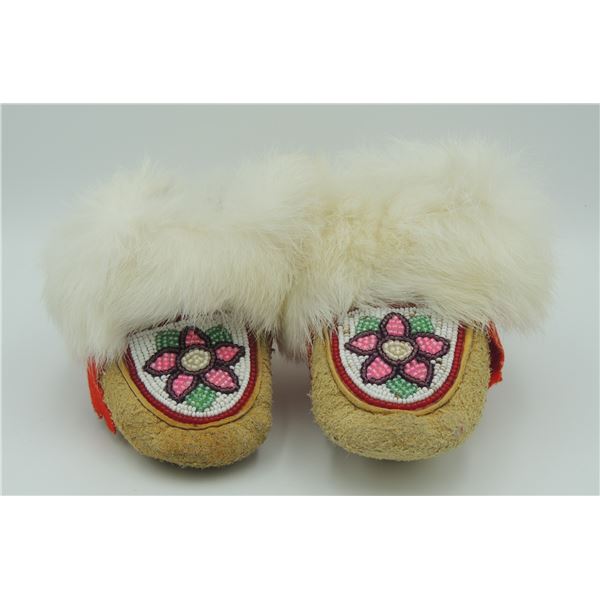#188 First Nations Children's Moccasins w/ Fur