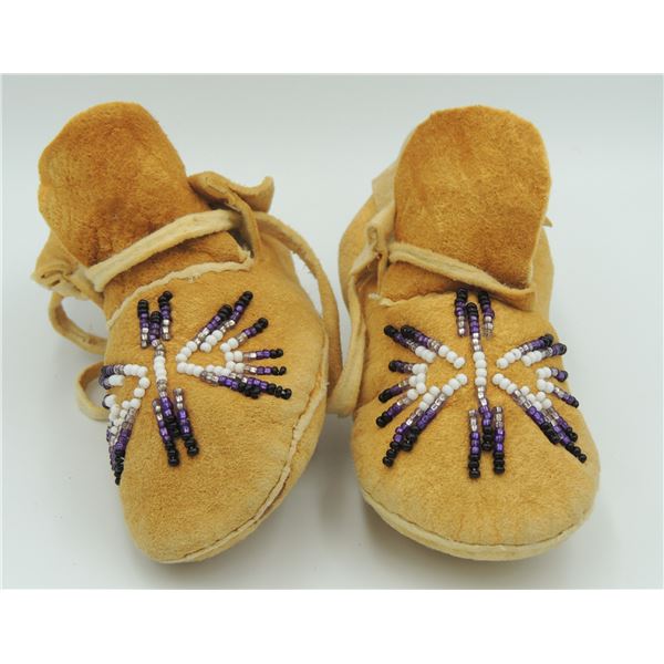 #189  First Nations Children's Light Moccasins