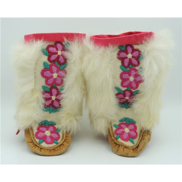 #191 First Nations Children's Boots Floral Design
