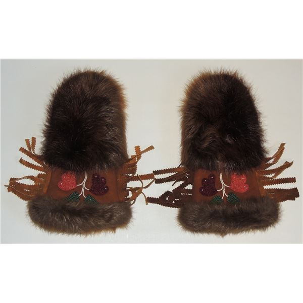 #198 Canadian First Nations Winter Fur Gloves
