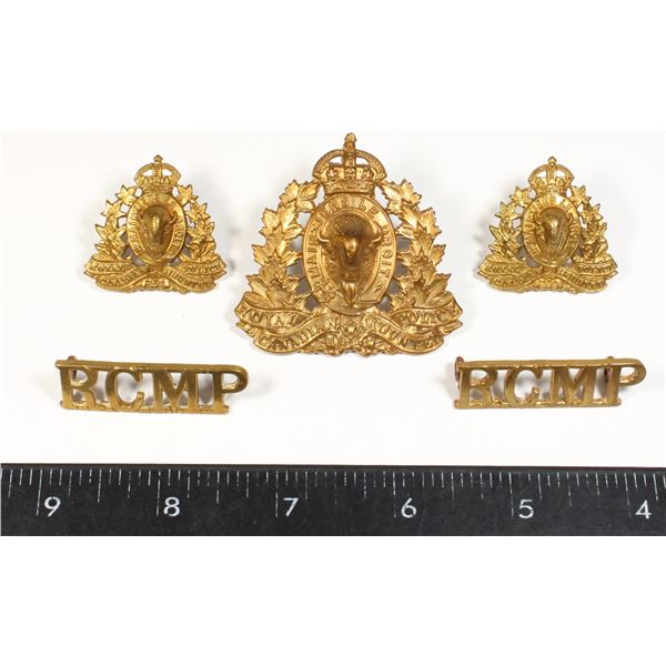 #255  WW2 RCMP CAP BADGE COLLAR SHOULDER SET