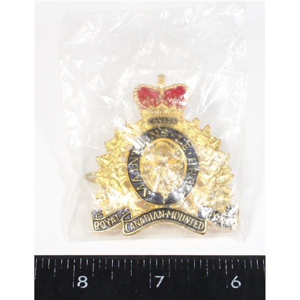 #273 SEALED IN BAG RCMP QEII CAP BADGE INSIGNIA
