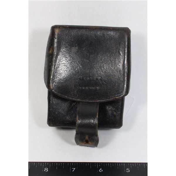 #557 WORLD WAR TWO LEATHER AMMUNITION POUCH