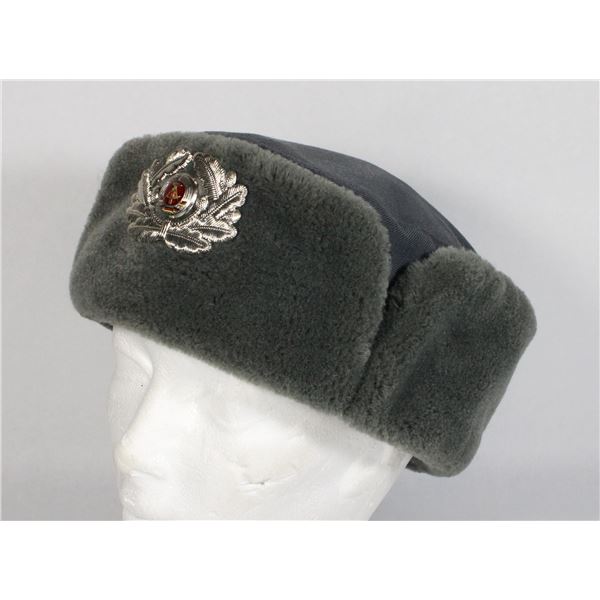 #578 COMMUNIST EAST GERMAN MILITARY WINTER HAT
