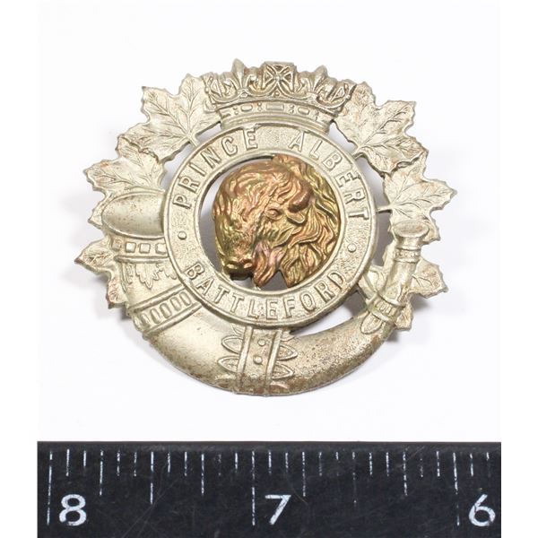 #621 WW2 PRINCE ALBERT AND BATTLEFORD CAP BADGE