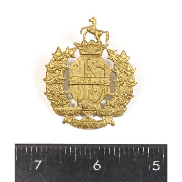 #649 WW2 FIRST THUSSARS CAP BADGE CANADA