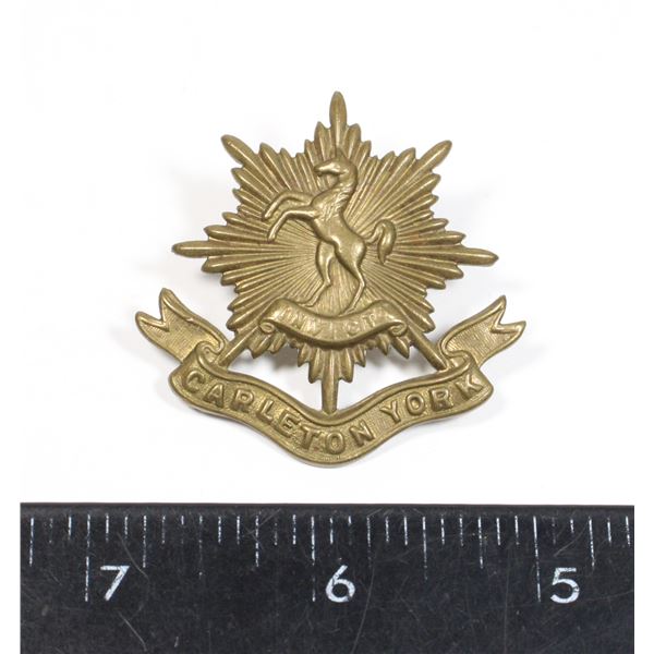 #651 WW2 CARLETON AND YORK REGIMENT CAP BADGE