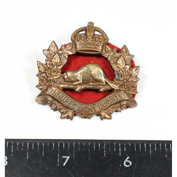 #654 WW2 WINNIPEG LIGHT INFANTRY CAP BADGE W/