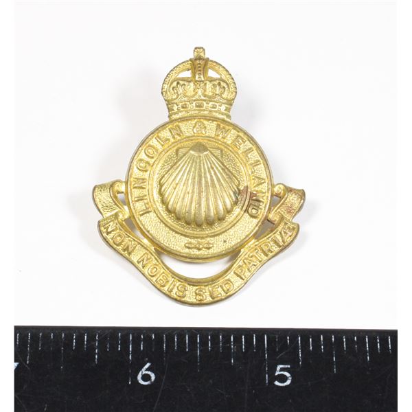 #663 WW2 LINCOLN & WELLAND CAP BADGE CANADA