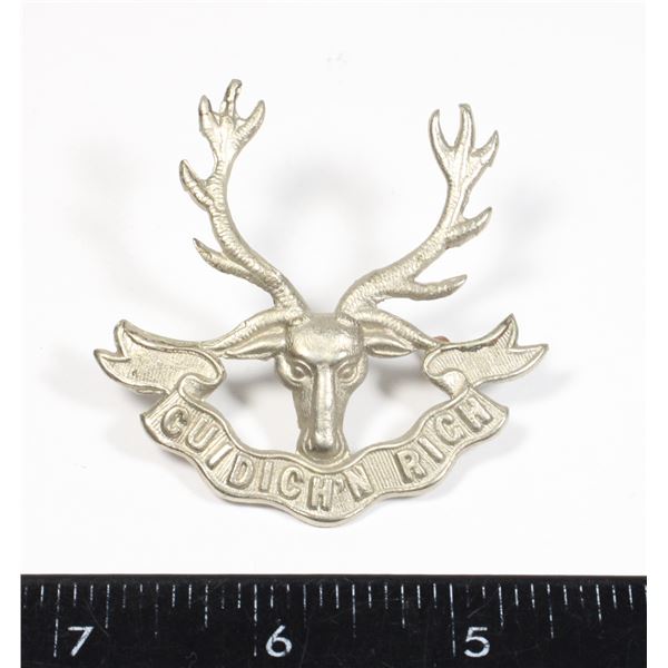 #666 WW2 SEAFORTH HIGHLANDERS OF CANADA CAP BADGE