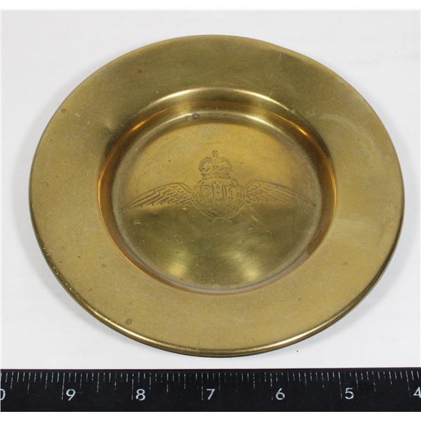 #867 WW2 ROYAL AIR FORCE BRASS ASHTRAY W/BADGE