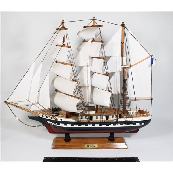#1137 WOODEN SHIP BELEM HERITAGE MINT W/ STAND