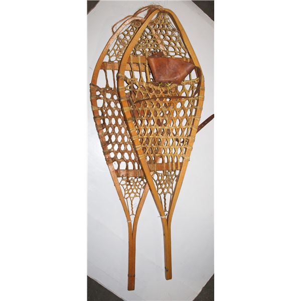 #1347 LATE 1900'S LARGE SIZE SNOW SHOES CANADA