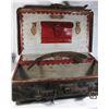 Image 4 : #1441 ANTIQUE LEATHER HEAVY TRUNK EARLY 1900'S