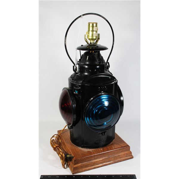 #1442 CANADIAN NATIONAL RAILWAY LAMP MONTREAL