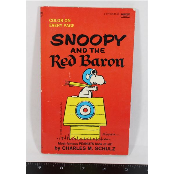#1520 1966 SNOOPY AND THE RED BARON BOOK