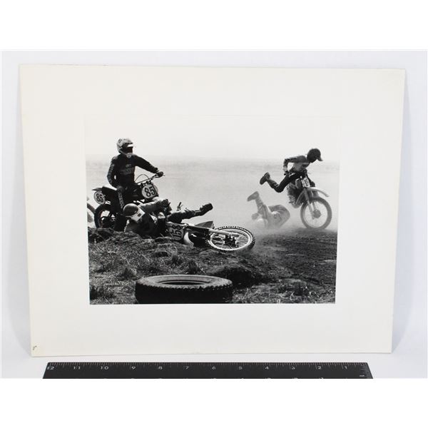 #1639 ORIGINAL 1970S DIRT BIKE RACE CRASH PHOTO