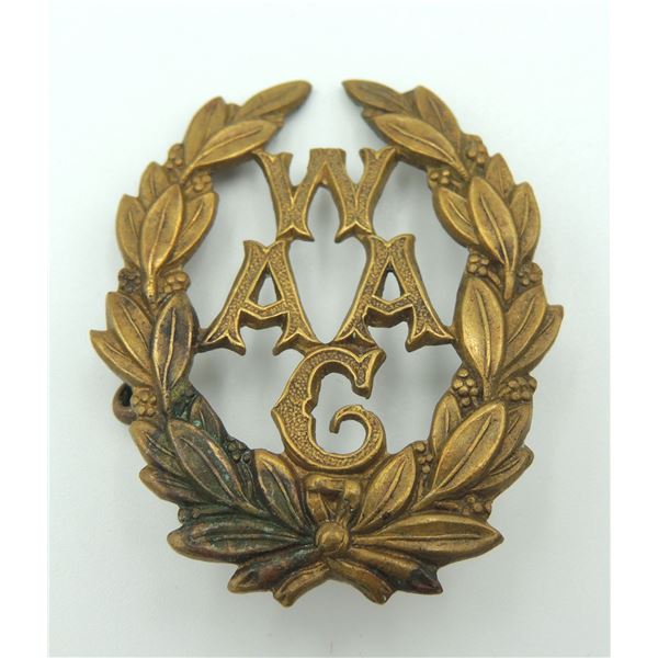 #613F WW2 WOMEN'S AUXILIARY ARMY CORPS CAP BADGE