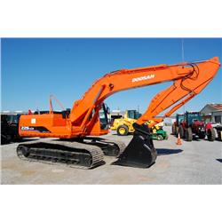 DOOSAN 225LCV S/N 1146 (04 YR) standard stick, 36”  bucket, cleanout bucket, demolition grapple, aux