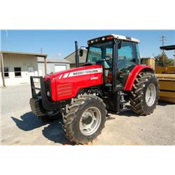 MASSEY FERGUSON 5465 4 X 4 S/N P068020 (05 YR) 125 HP, 3 PTH, PTO, shuttleshift, triple hyd remotes,