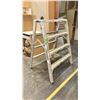 Image 1 : STURDY 45" TRIGGER STEPLADDER
