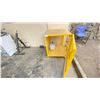 Image 1 : METAL PROPANE STORAGE UNIT, LOCKING