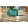 Image 2 : 1-NEW GREEN METAL WHEELBARROW, UNASSEMBLED
