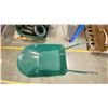 Image 2 : 1-NEW GREEN METAL WHEELBARROW, UNASSEMBLED
