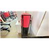 Image 2 : 35 KILO PUNCHING BAG. NEEDS CHAINS.