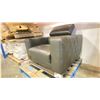 Image 2 : LEATHER LOUNGE CHAIR. 38 INCHES WIDE, RATCHET HEAD REST.