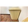 Image 2 : 26 INCH WIDE, 3 DRAWER BASE CABINET.