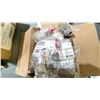 Image 2 : OVER 70 RICHELIEU CABINET DOOR HANDLES - MODEL BP33205195.